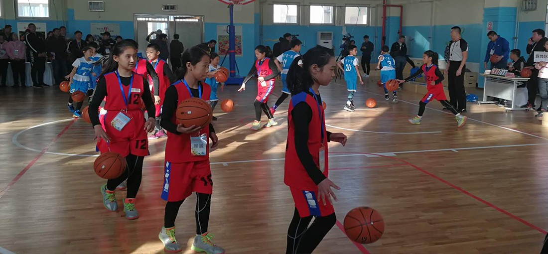 1511227911239855.jpg 新闻头条-2017小篮球发布会-内页图3.jpg